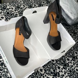 Charlene Ankle Strap Sandal
PAUL GREEN